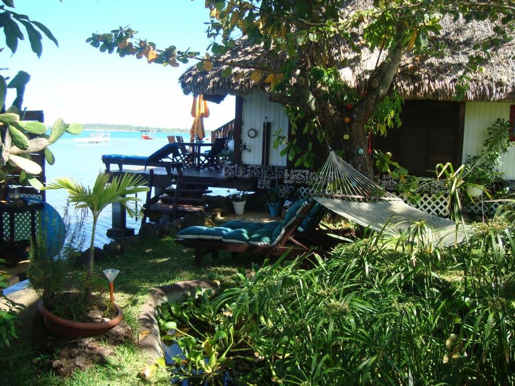 Бунгало Deluxe с видом на залив Bora Bora Bungalove