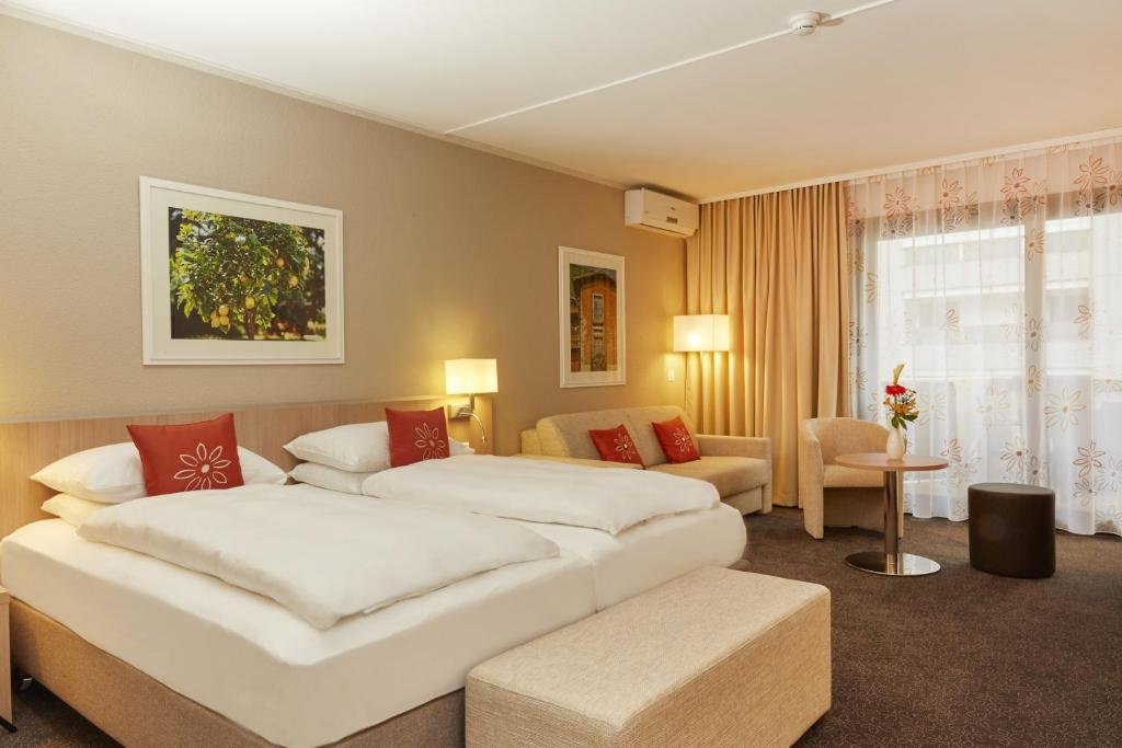 Supérieure double chambre Vue partielle H4 Hotel Arcadia Locarno