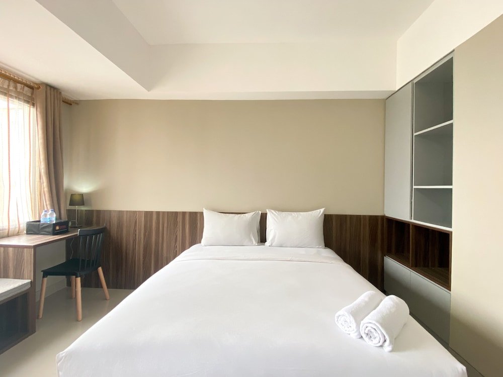 Апартаменты Deluxe Well Furnished And Cozy Studio At Gateway Park Lrt City Bekasi Apartment