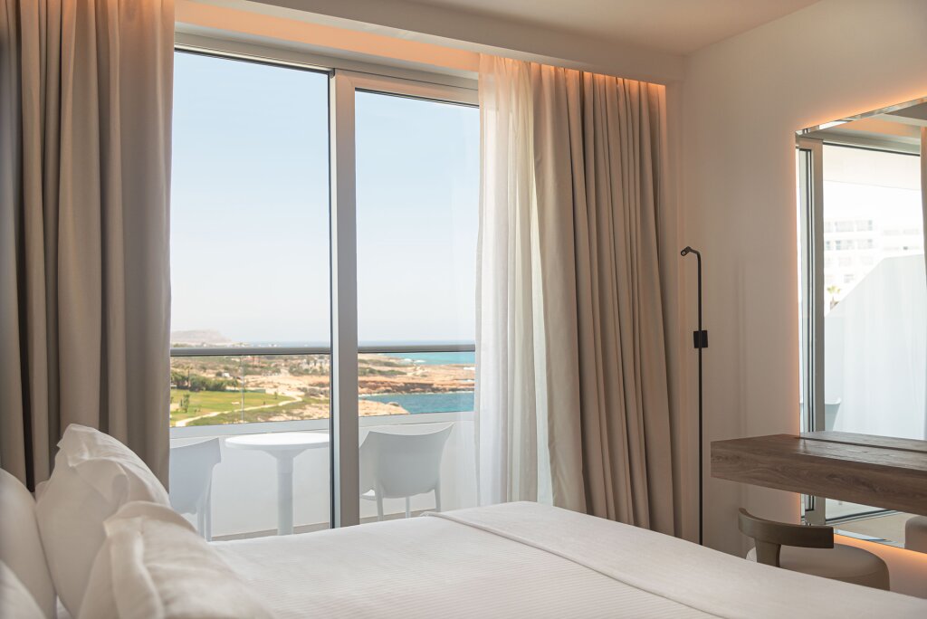 Habitación familiar Estándar 2 dormitorios con vista parcial al mar Grecian Sands Hotel