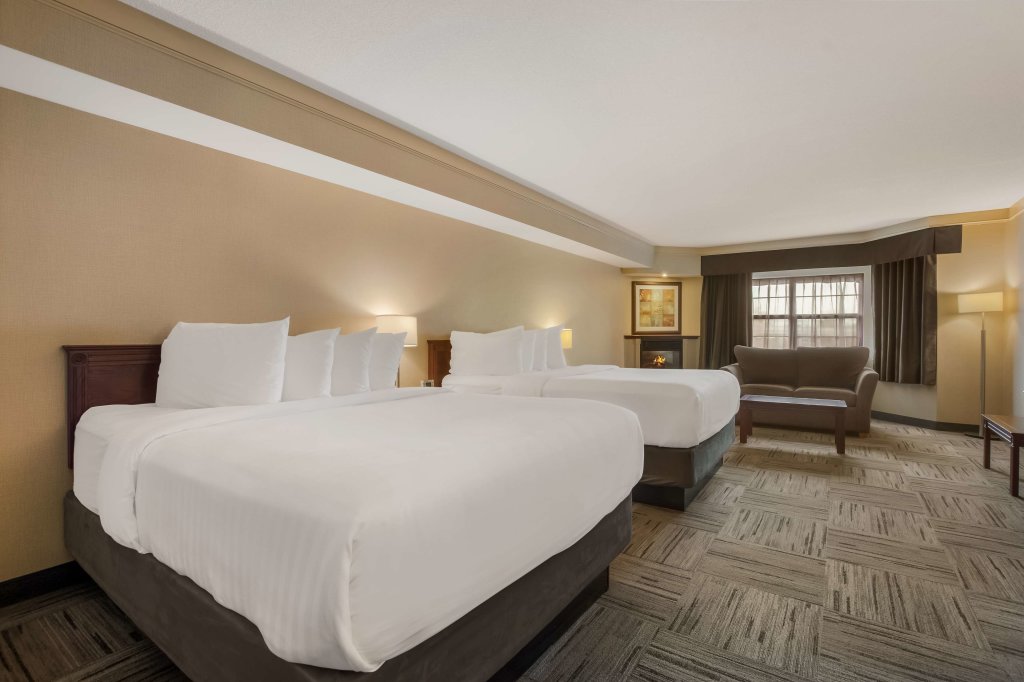 Standard quadruple chambre Best Western Brantford Hotel and Conference Centre