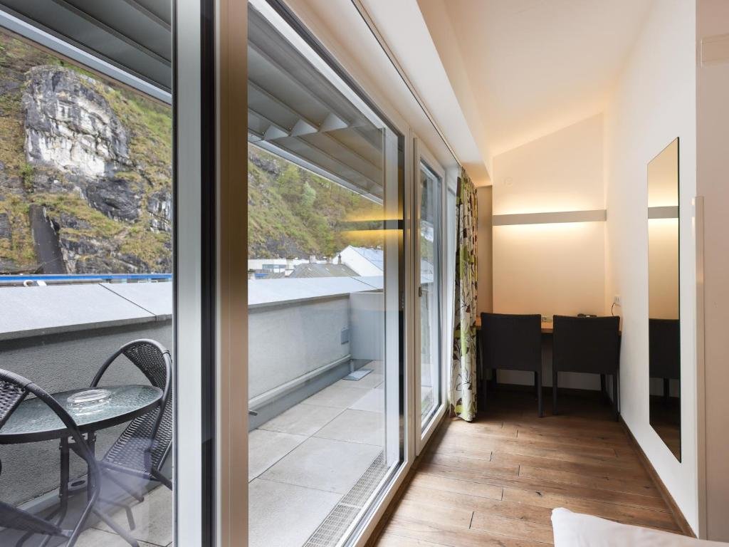 Двухместный номер Comfort с балконом Altstadt Hotel Hofwirt Salzburg
