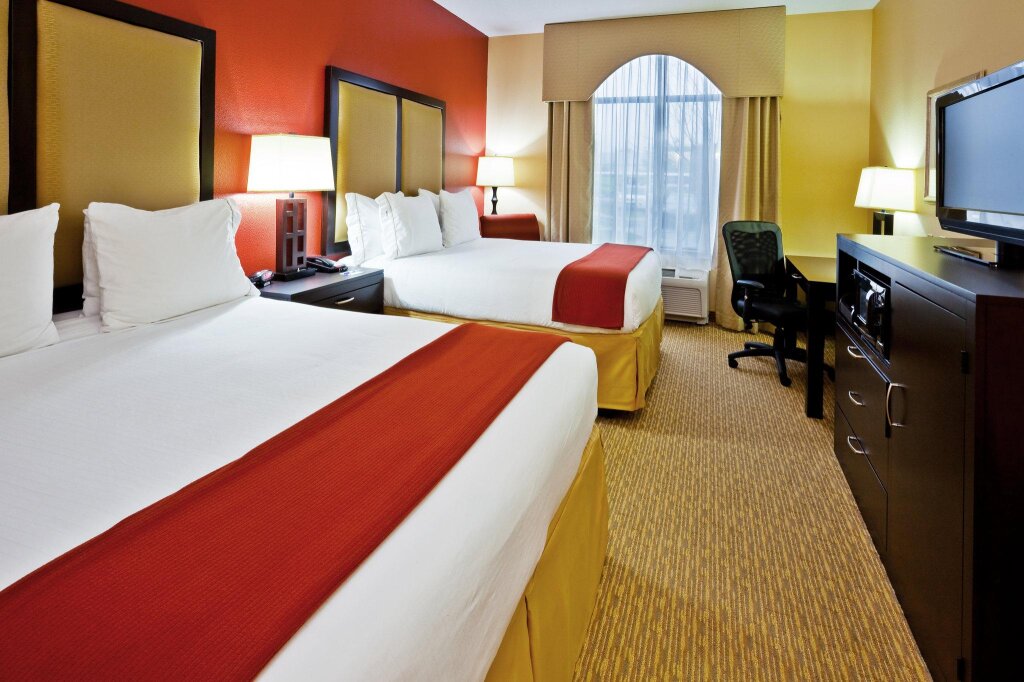 Двухместный номер Standard Holiday Inn Express Nashville-Opryland, an IHG Hotel