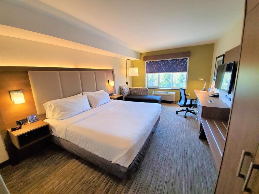 Двухместный номер Standard Holiday Inn Express Hotel & Suites Seattle North - Lynnwood, an IHG Hotel
