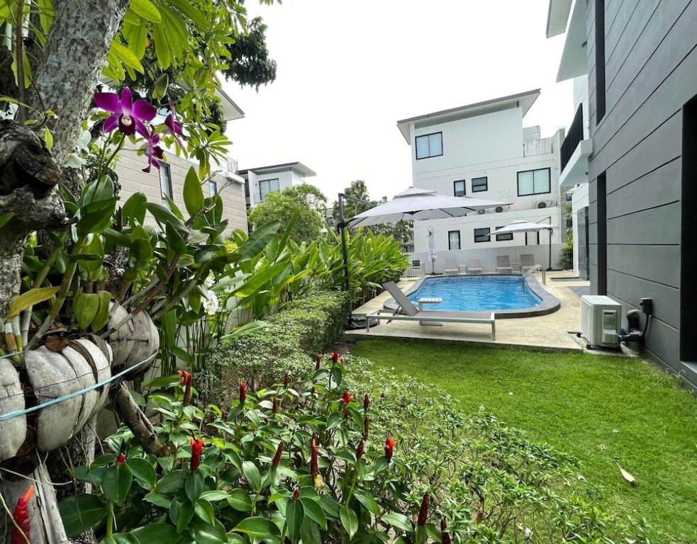 Вилла с видом на сад Laguna Park Villa with rooftop pool by Lofty