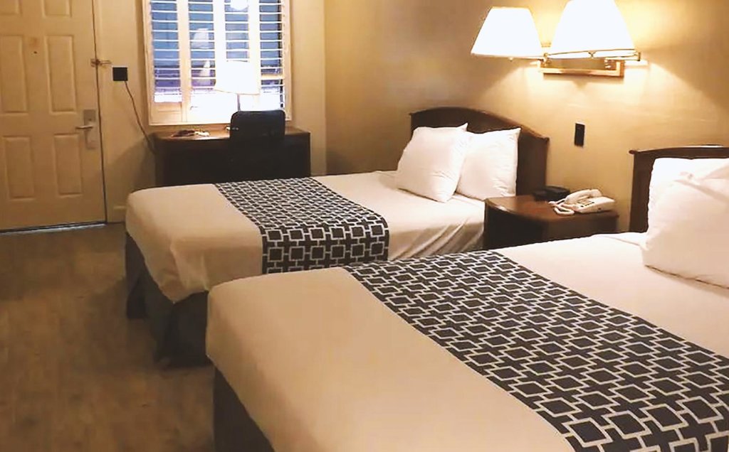 Standard room Coratel Inn & Suites