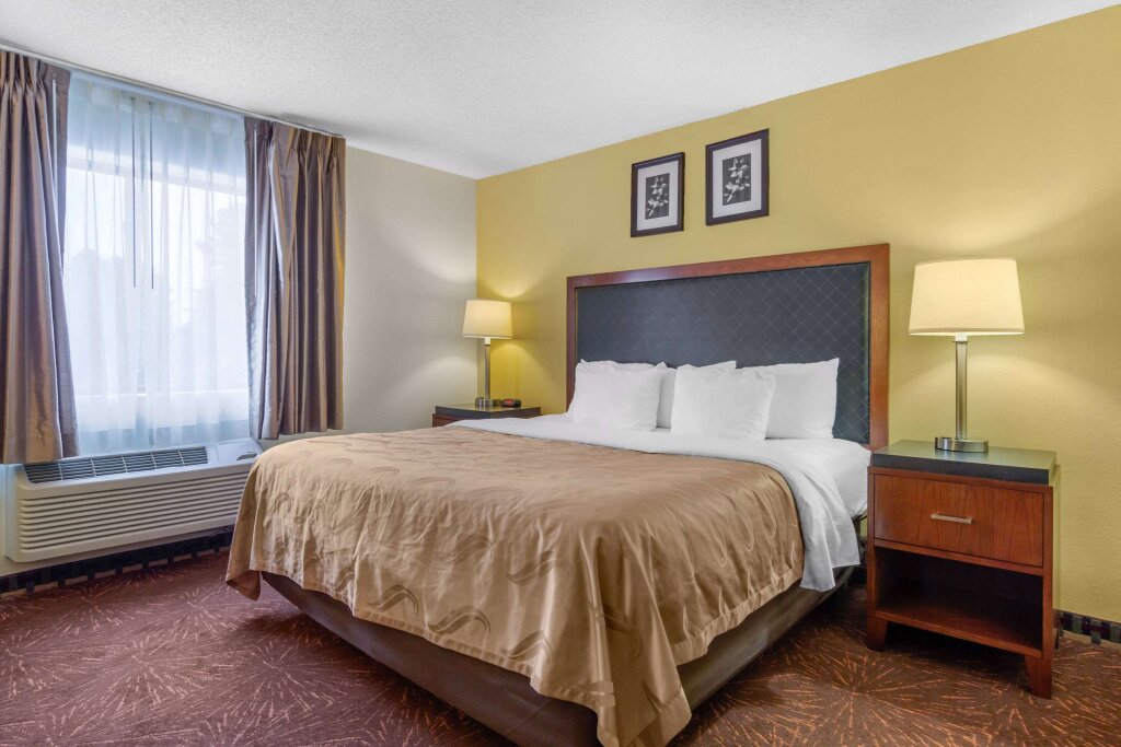 Люкс Quality Inn & Suites Lakewood - Denver Southwest
