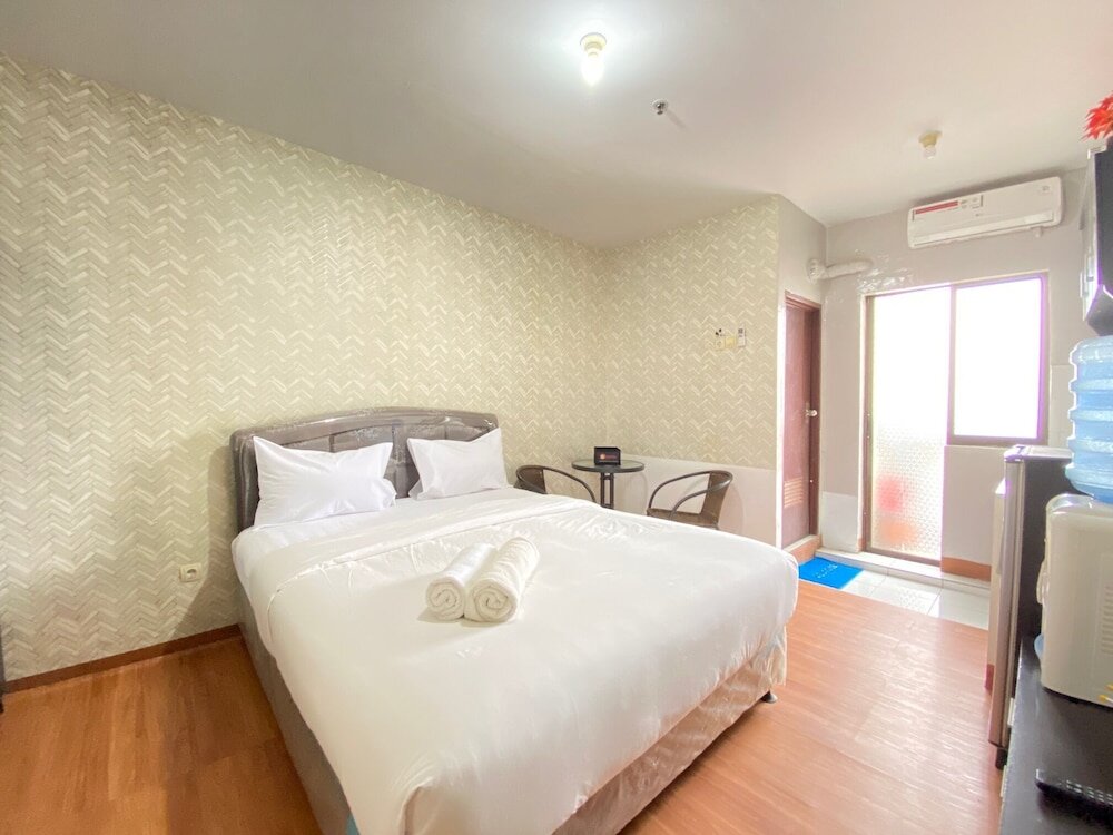Standard room RedLiving Apartemen Gateway Cicadas - DB Room