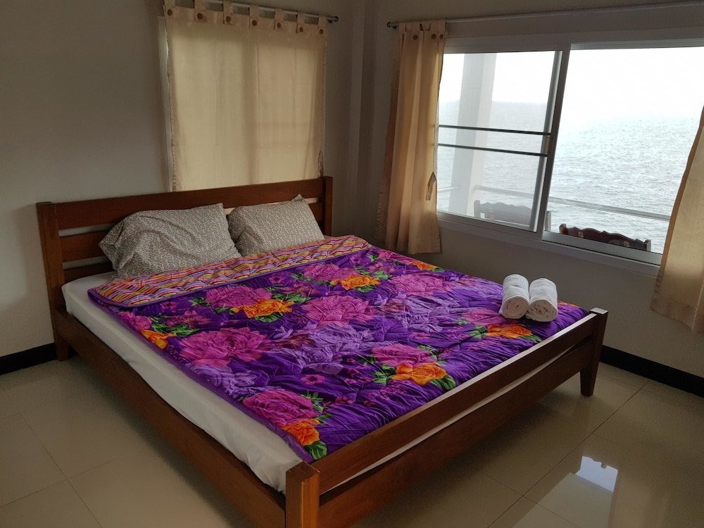 Standard chambre avec balcon et Vue sur l'océan Koh Sichang Unseen