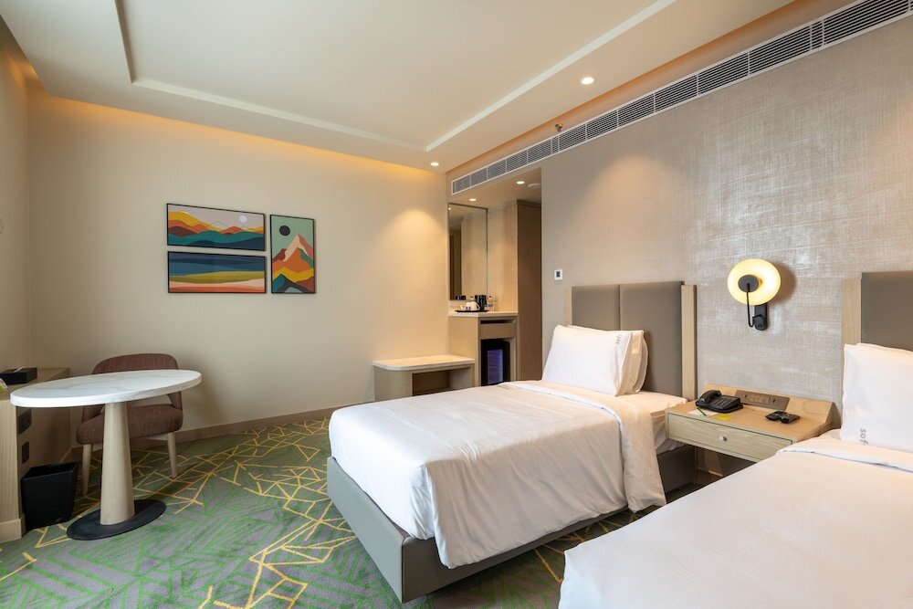 Номер Premium с балконом Holiday Inn Katra Vaishno Devi, an IHG Hotel