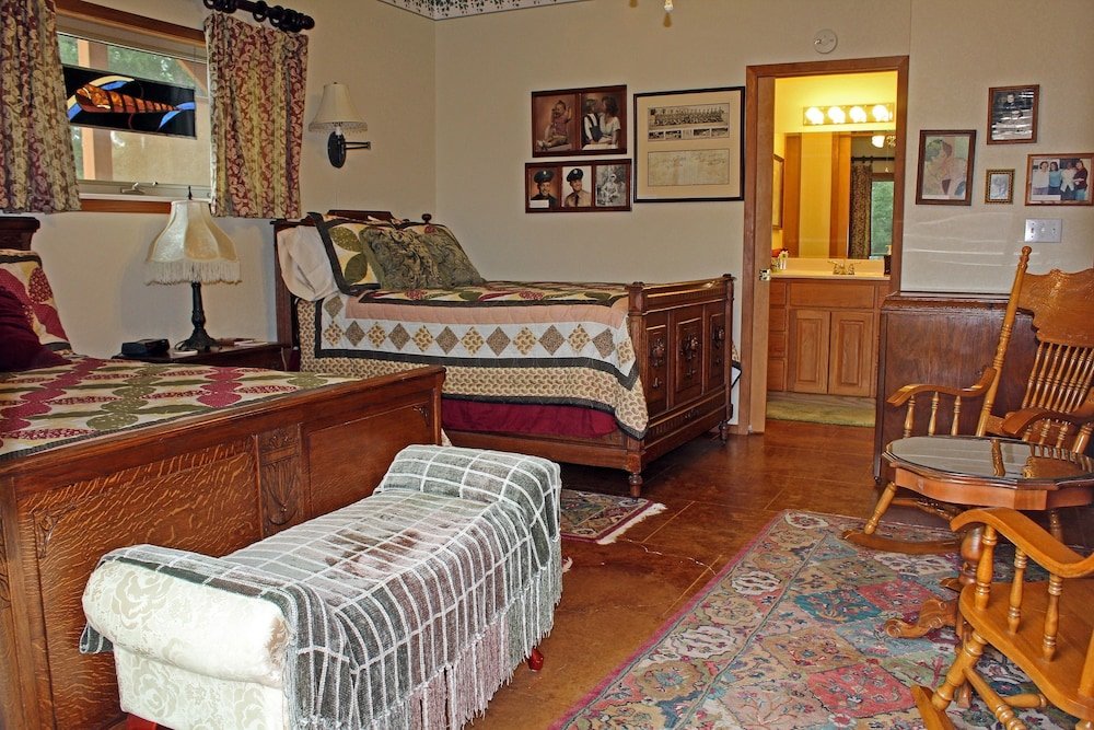 Standard Vierer Zimmer mit Balkon Prow'd House Bed & Breakfast