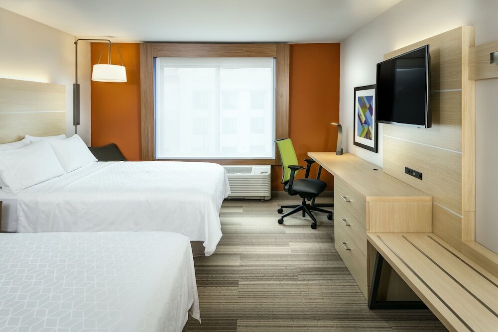 Standard Vierer Zimmer Holiday Inn Express & Suites - Medford, an IHG Hotel