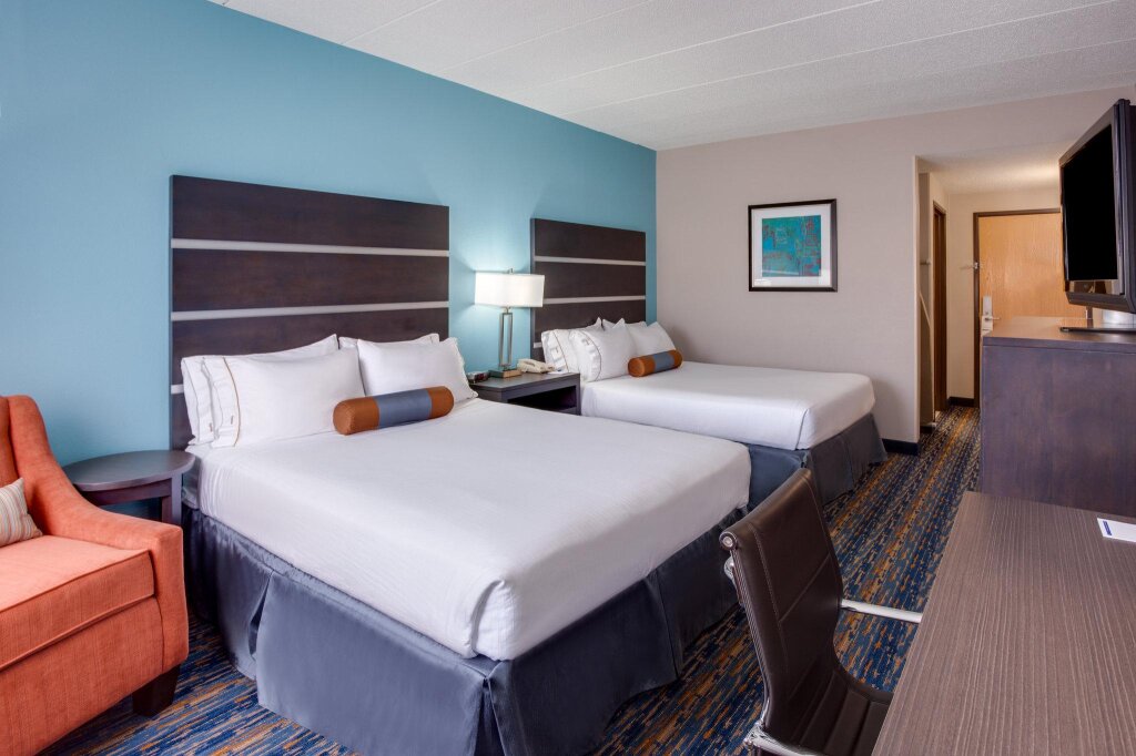 Standard Quadruple room Holiday Inn Express I-95 Capitol Beltway-Largo, an IHG Hotel