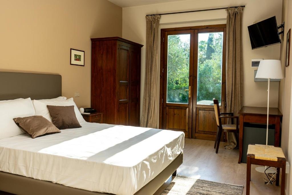 Standard Double room with garden view Hotel & Spa Villa dei Mosaici