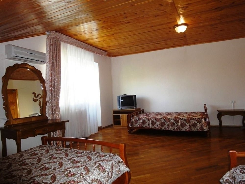 1 Bedroom Standard Triple room Na Krasnozelenykh 38 Guest House