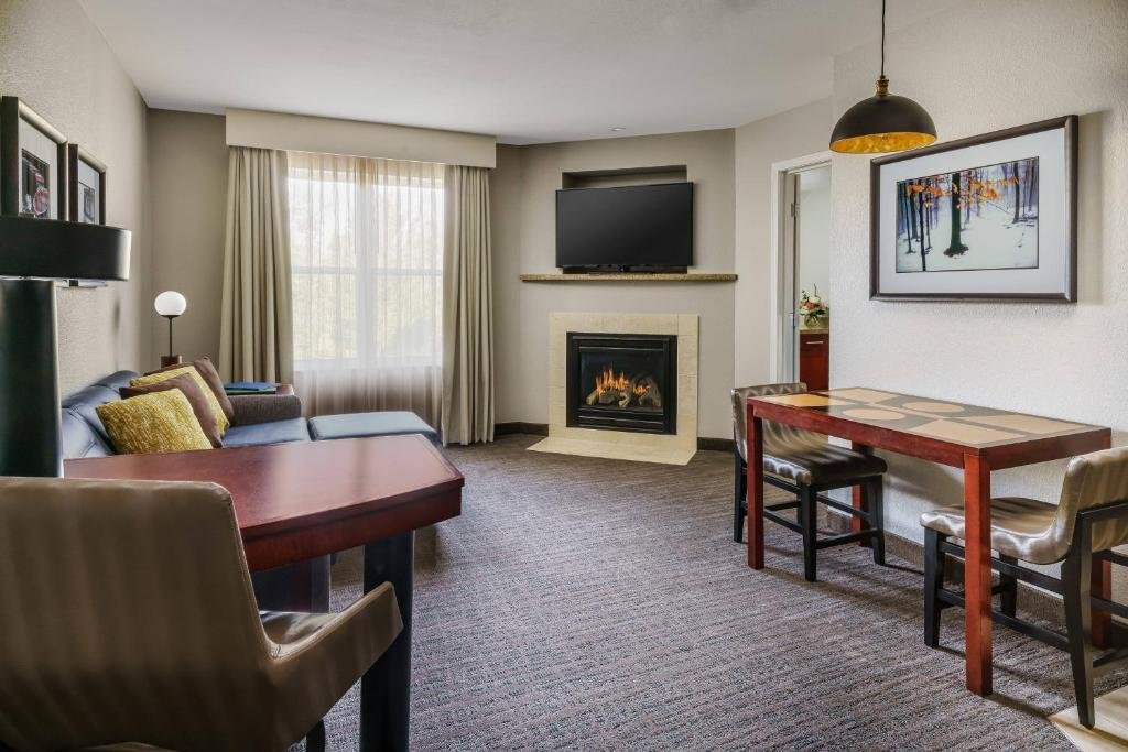 Deluxe Suite Residence Inn by Marriott Colchester