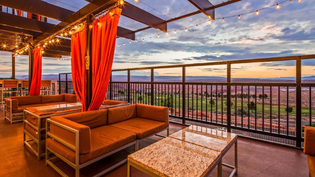 Кровать в общем номере Best Western View of Lake Powell Hotel
