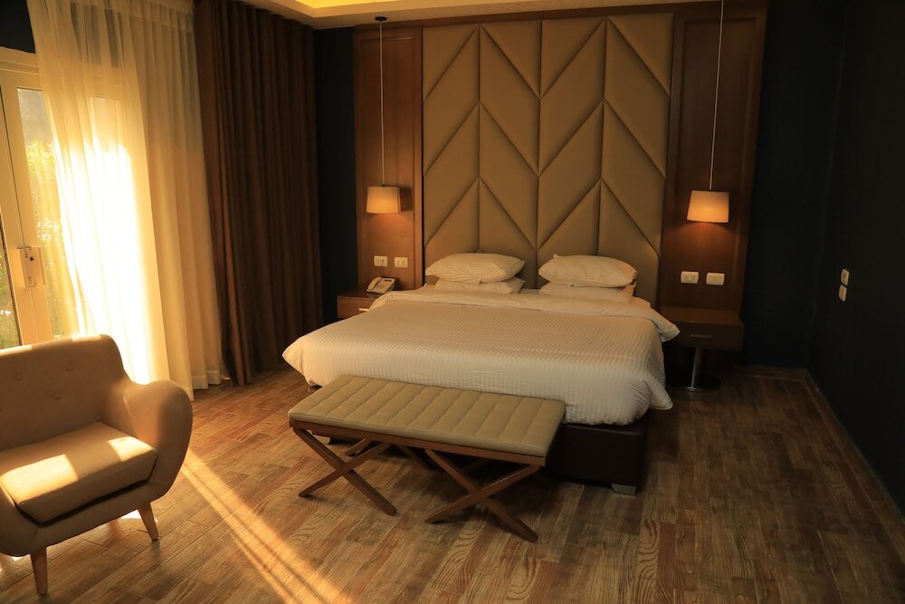 Luxus Suite Byoot Bay Hotel & Resort