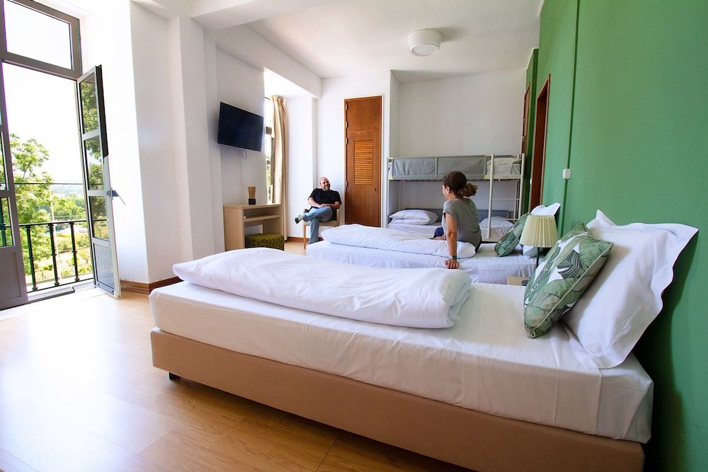 1 Bedroom Standard Quadruple Family room with balcony WOT Sintra Sarrazola