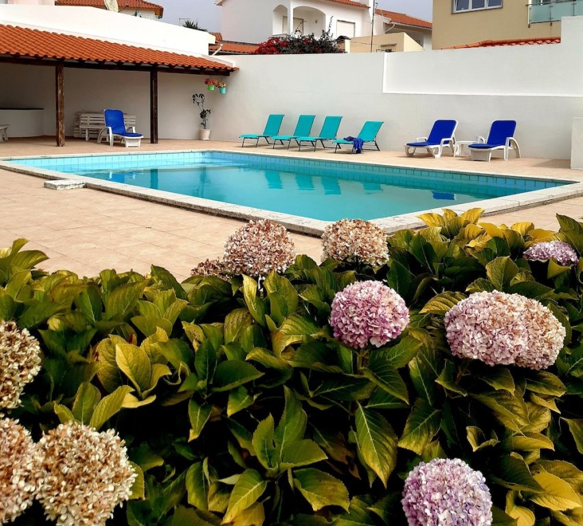 Villa Impecable 4-bed Villa in Praia da Areia Branca