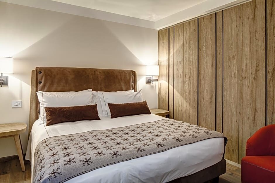 Двухместный номер Comfort с видом на горы Grand Hotel Courmayeur Mont Blanc, by R Collection Hotels