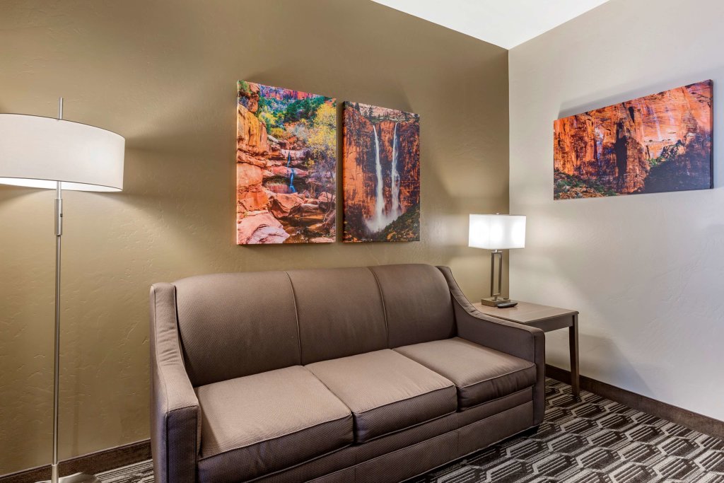 Четырёхместный люкс Best Western Plus Zion Canyon Inn & Suites