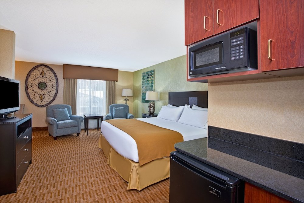Double suite Vue sur cour Holiday Inn Express & Suites Sharon-Hermitage, an IHG Hotel