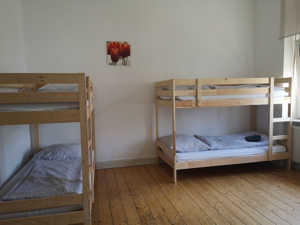 Кровать в общем номере A&S Hostel Bonnerstr. 64