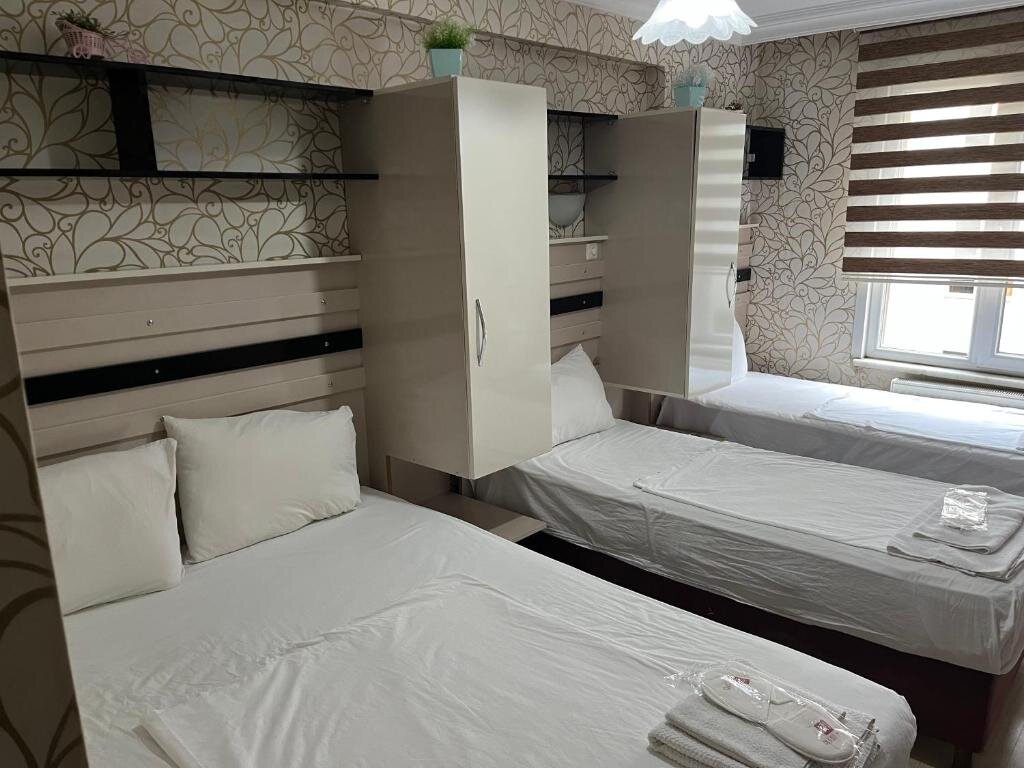 Standard Vierer Zimmer Balkan Hotel