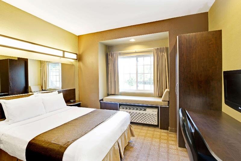 Двухместный номер Standard Microtel Inn & Suites by Wyndham Bryson City