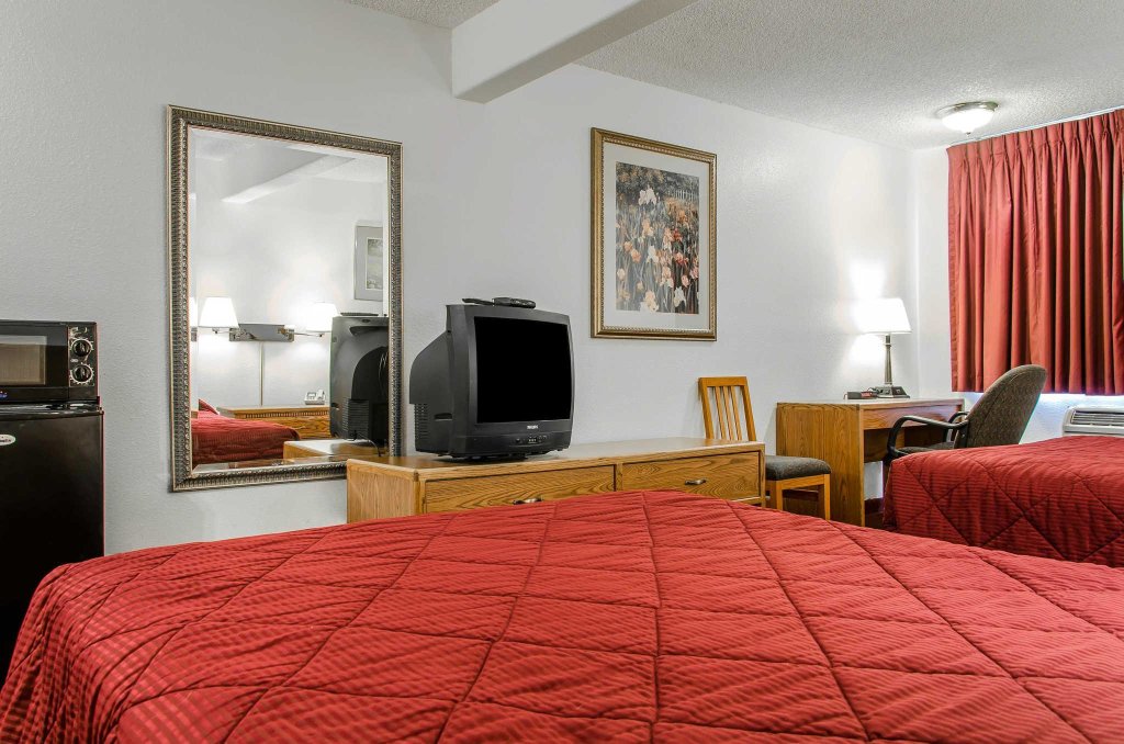 Четырёхместный номер Standard Days Inn by Wyndham Pocatello University Area