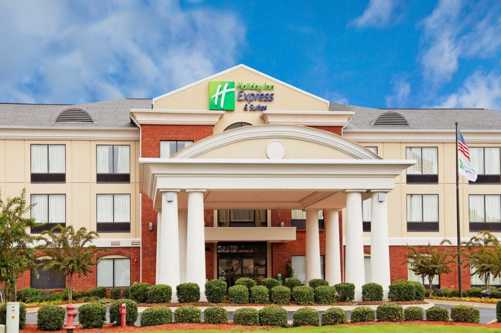 Студия Holiday Inn Express Hotel & Suites Tupelo, an IHG Hotel