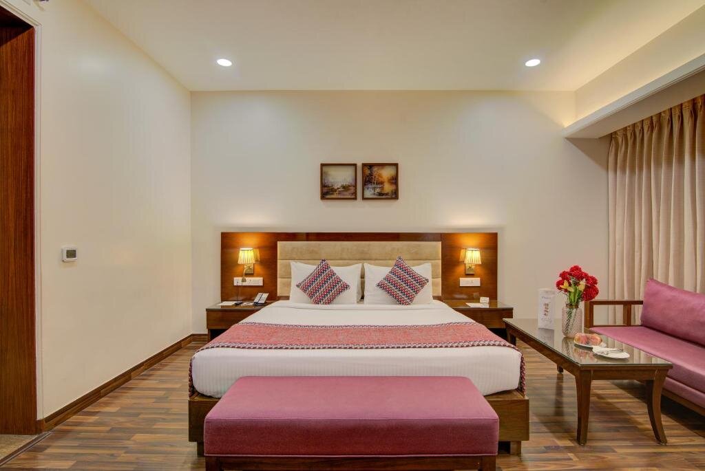 Superior room Hotel Home In By Amrik Sukhdev
