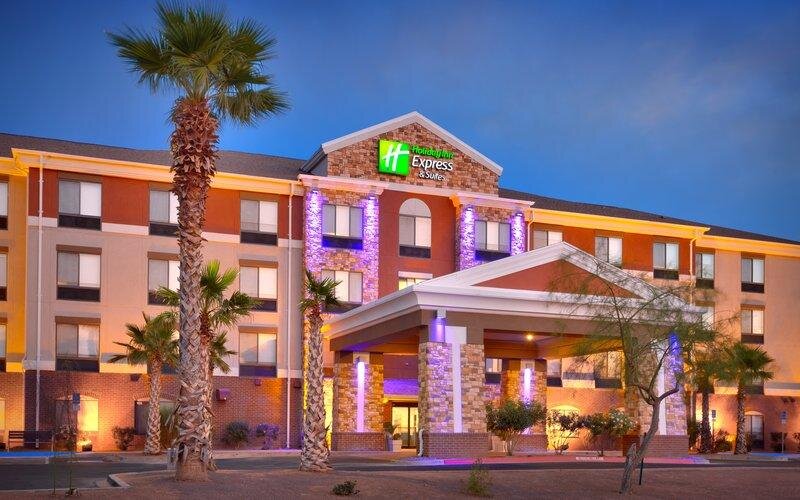 Кровать в общем номере Holiday Inn Express El Paso I-10 East, an IHG Hotel