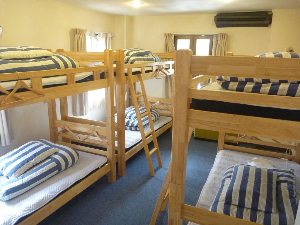 Кровать в общем номере (женский номер) K's House Hakuba Alps - Travelers Hostel