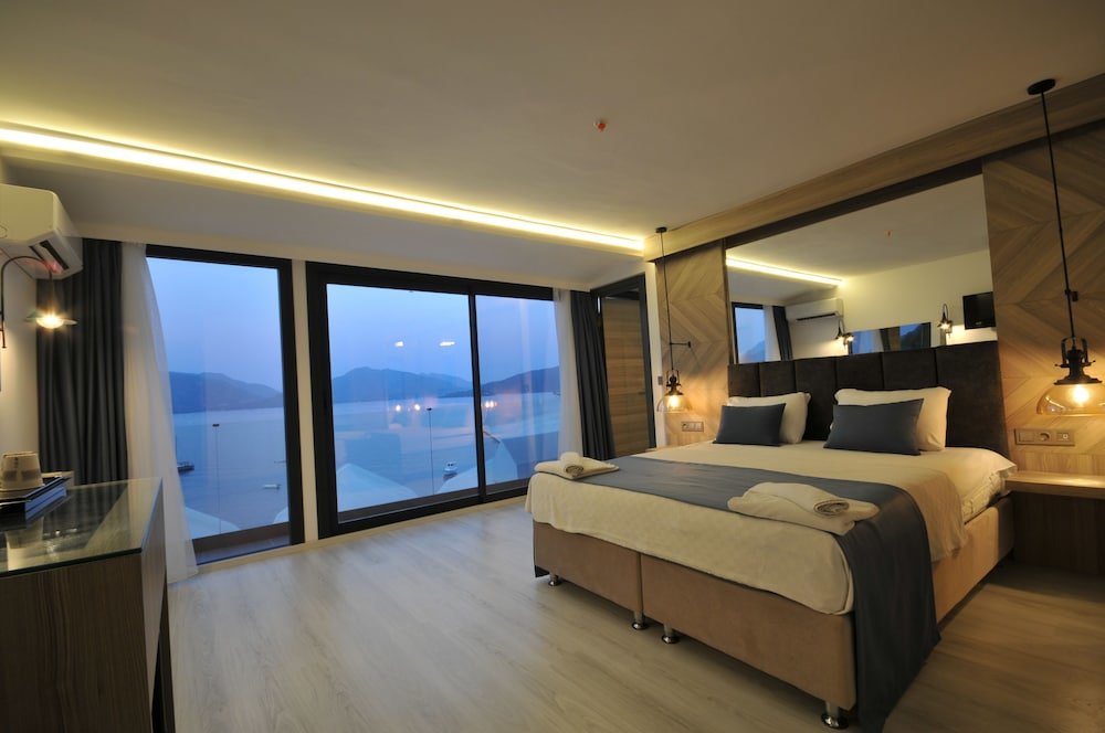 1 Bedroom Deluxe Double room with balcony and with sea view Class Unique Beach