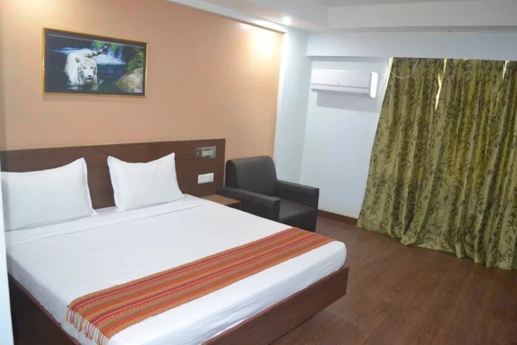 Camera Standard Hotel SPS Inn by ShriGo Hotels