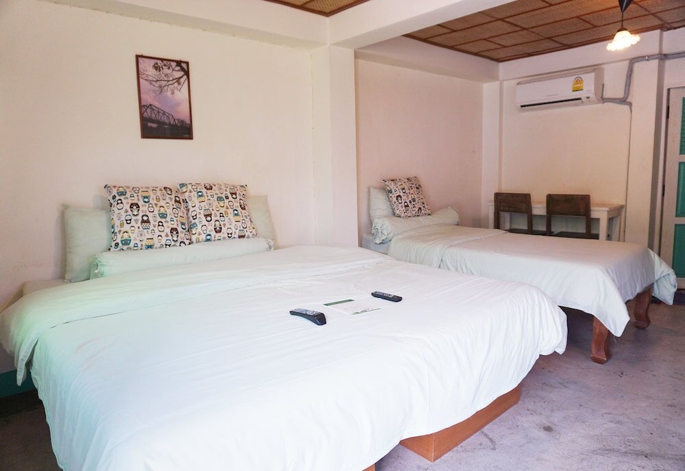 Standard Triple room R-Lampang Guest House