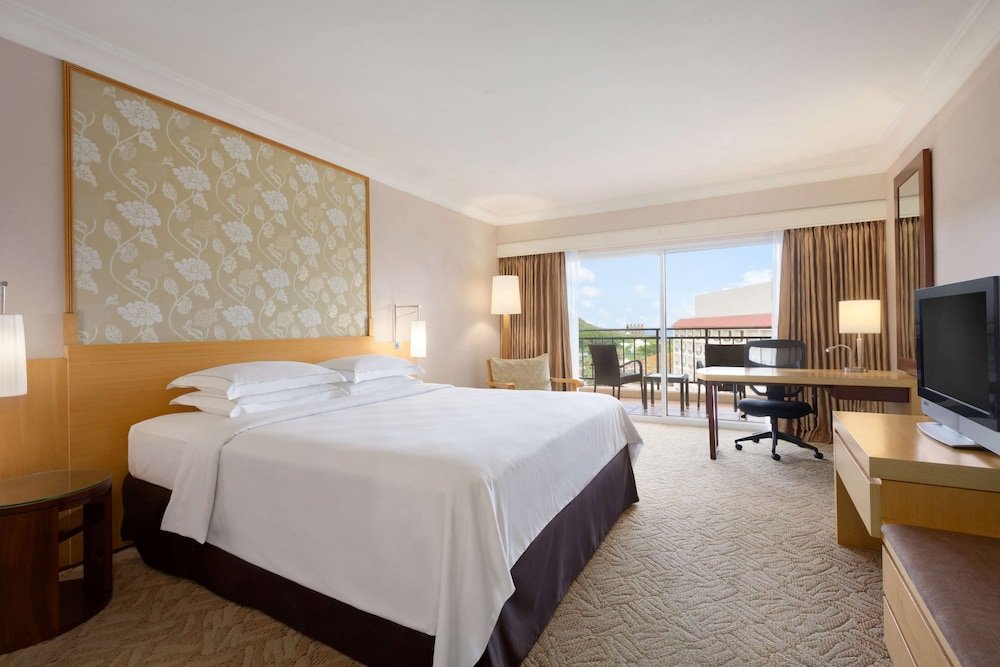 Двухместный номер Premier с балконом Hilton Guam Resort & Spa