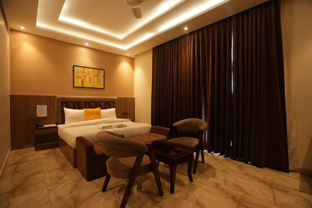 Executive room Lime Tree Hotel and Banquet Greater Noida