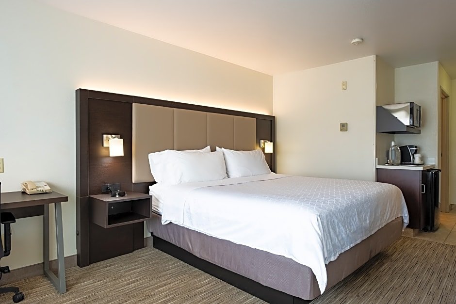 Номер Deluxe Holiday Inn Express Hotel & Suites Evanston, an IHG Hotel