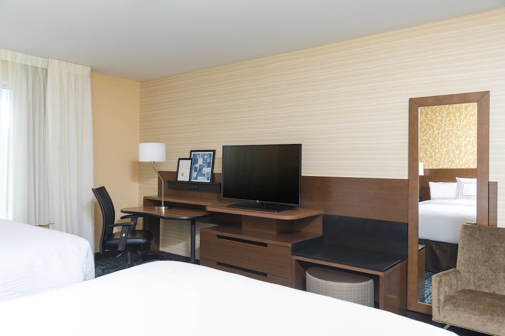 Четырёхместный номер Standard Fairfield Inn & Suites by Marriott Indianapolis Fishers
