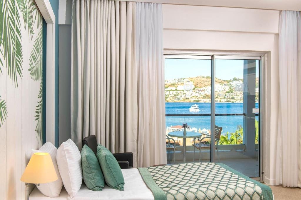 Deluxe Double room with sea view Baia Bodrum Hotel