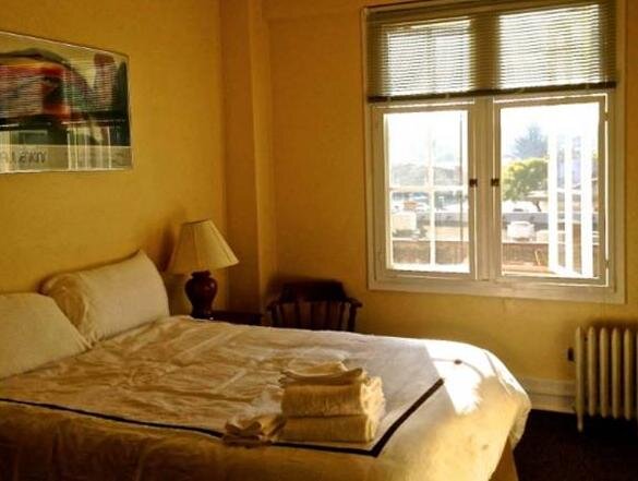 Кровать в общем номере Hotel Petaluma, Tapestry Collection by Hilton