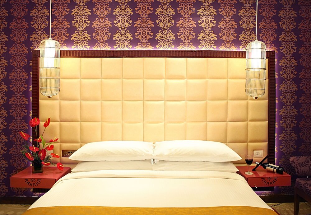 Standard Club room The Metropolitan Hotel & Spa New Delhi