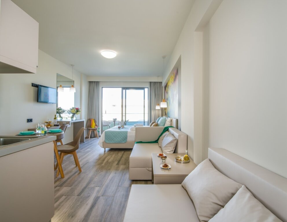 Standard Vierer Zimmer mit Balkon Incognito Creta Luxury Suites and More