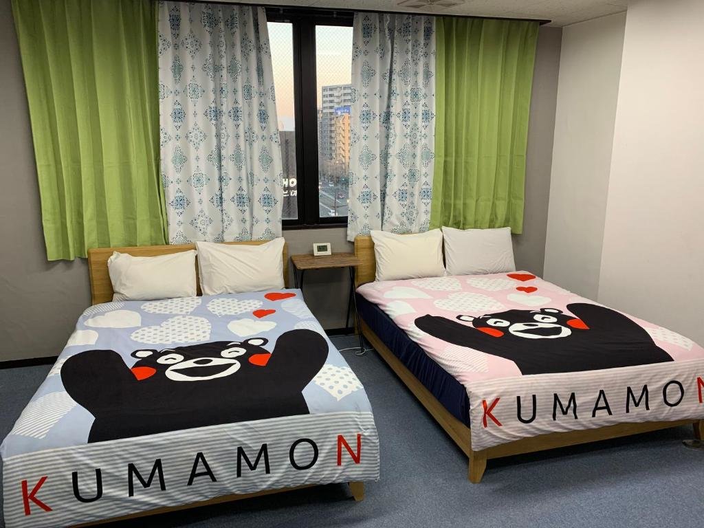 Standard Zimmer 4人で一緒に熊本の中心地の最も広く安価な部屋 KDY stay