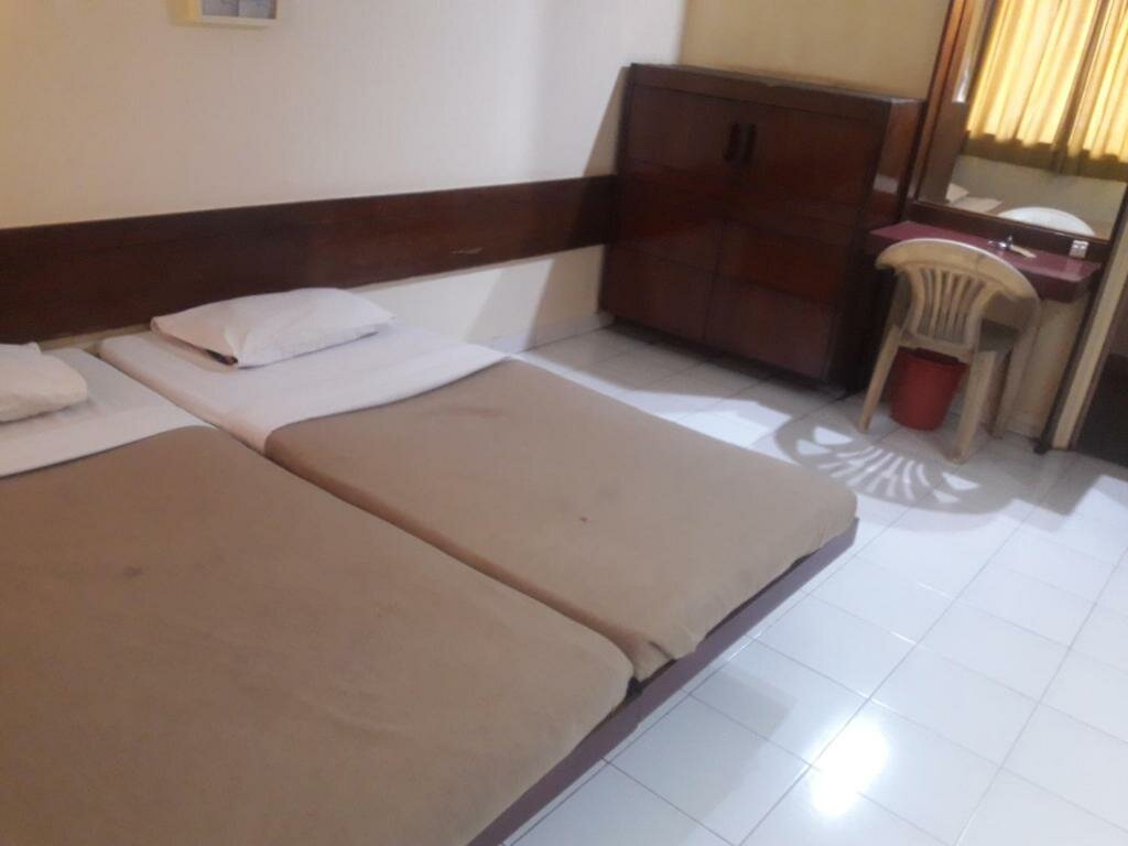 Deluxe room Maurya Residency