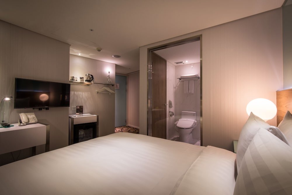 2 Bedrooms Standard Quadruple room Green World Hotel - Zhonghua