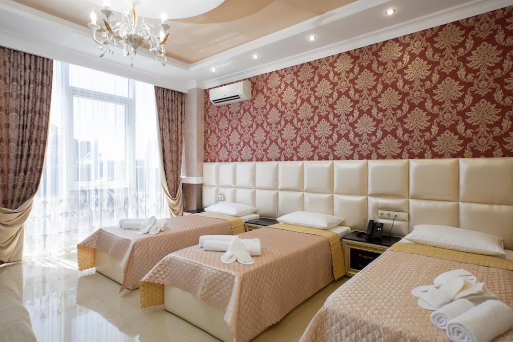 Трёхместный номер Comfort Tropicana Resort Hotel Sochi